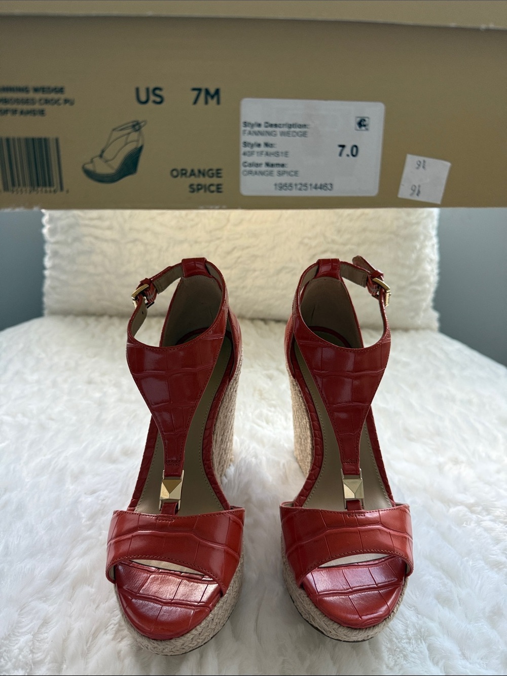 Michael Kors Fanning Wedge Embossed Croc PU Orange Spice /size 7 - Picture 9 of 10